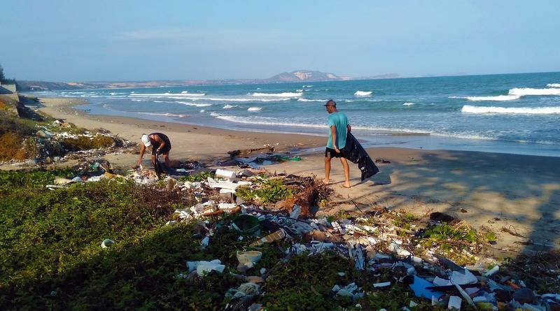 Выход из карантина: отдыхающие оставили на пляже Флориды 6000 килограммов мусора - usa.one - штат Флорида