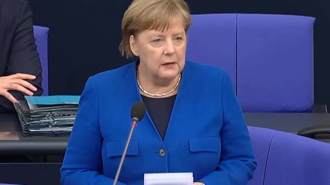Меркель рассказала об атаке российских хакеров на бундестаг - piter.tv - Россия - Германия