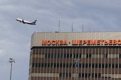 Названы аэропорты с высоким риском заражения коронавирусом - lenta.ru - Санкт-Петербург - Москва - Мурманск - Нижний Новгород