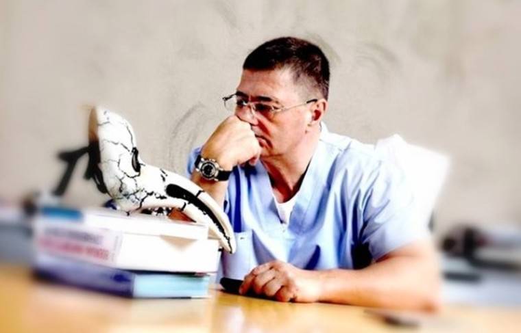 Александр Мясников - Доктор Мясников раскритиковал обязательное ношение перчаток - news.ru
