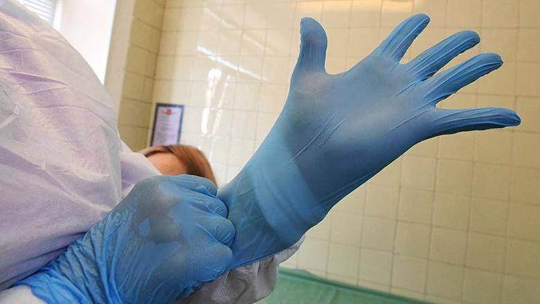 Врач предупредила о риске заразиться коронавирусом через перчатки - newizv.ru