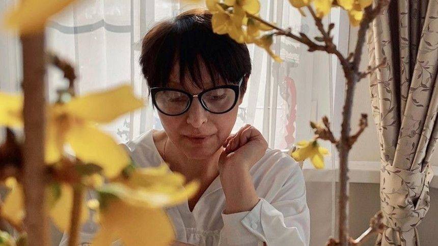 Светлана Рожкова - Коронавирус помогает звезде «Аншлага» побеждать неизлечимую болезнь - 5-tv.ru