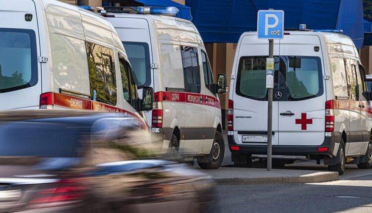 За сутки в России умерли 93 пациента с подтвержденным COVID-19 - newtvnews.ru - Россия
