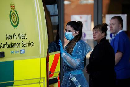 В Британии подсчитали погибших из-за коронавируса в домах престарелых - lenta.ru - Англия