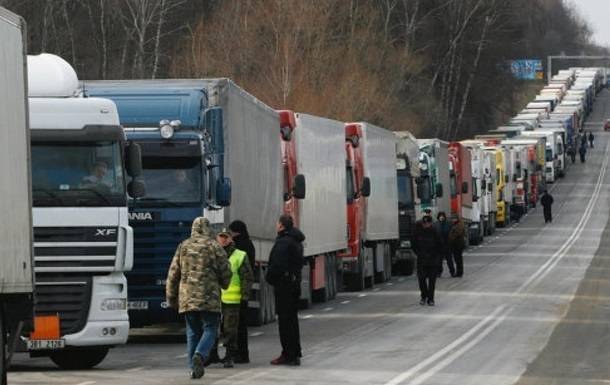 Виталий Кличко - В Киеве ограничат въезд грузовиков - korrespondent.net - Киев