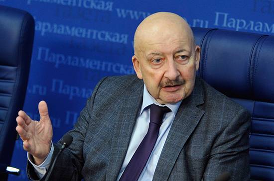 Гаджимет Сафаралиев - Сафаралиев предложил выпустить рекомендации по режиму работы школ для каждого региона - pnp.ru