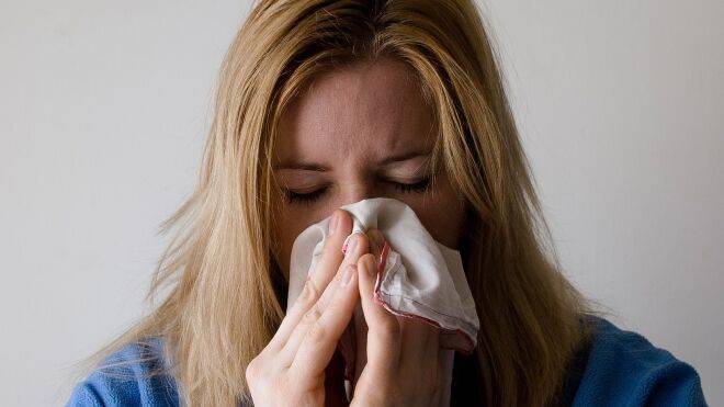 Иммунолог рассказала, как отличить аллергию от коронавируса - inforeactor.ru