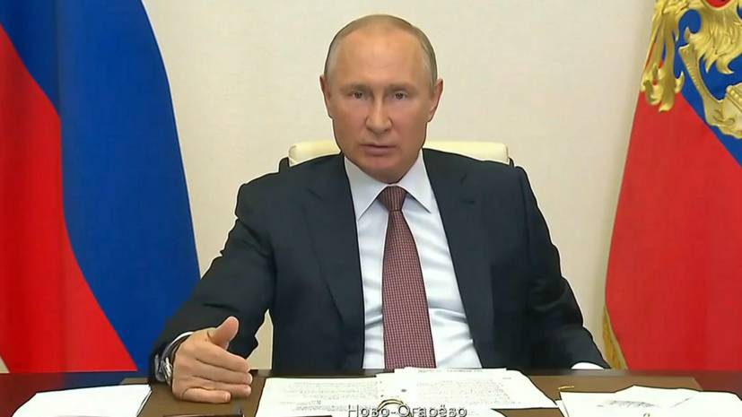 Владимир Путин - «Деньги должны быть выплачены»: Путин потребовал разобраться с надбавками медработникам за борьбу с COVID-19 - russian.rt.com