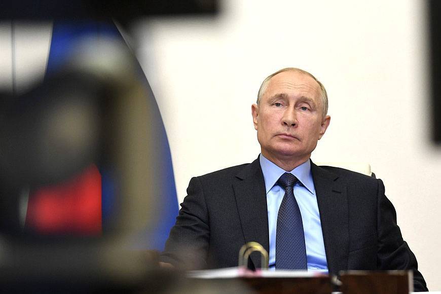 Владимир Путин - Путин заявил, что нужно «зачистить» тех, кто «примазывается» к строительству медцентров - vm.ru - Россия