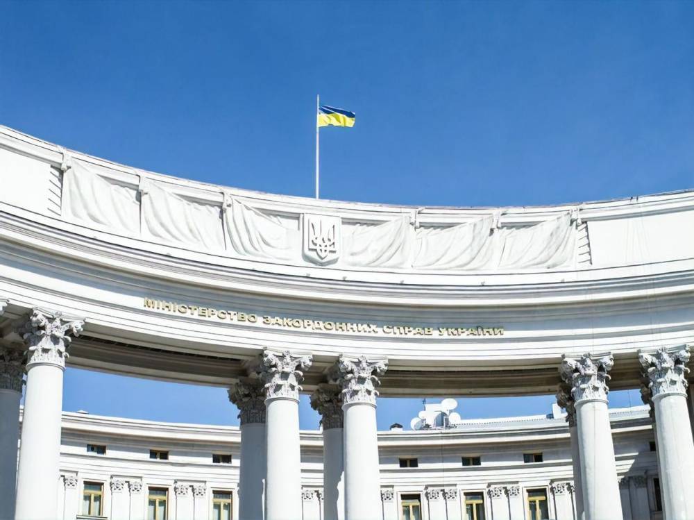 В МИД Украины рассказали, как работает прием граждан в посольствах и консульствах - gordonua.com - Украина
