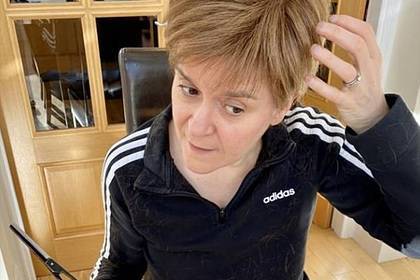 Никола Стерджен - Министр подстригла себя в домашних условиях и поделилась результатом - lenta.ru - Шотландия