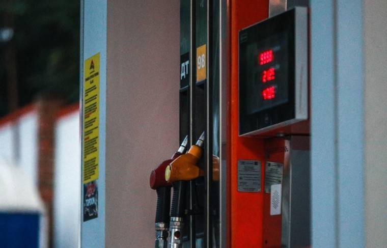 Продажи топлива в Москве снизились на 20% во время самоизоляции - news.ru - Россия - Москва