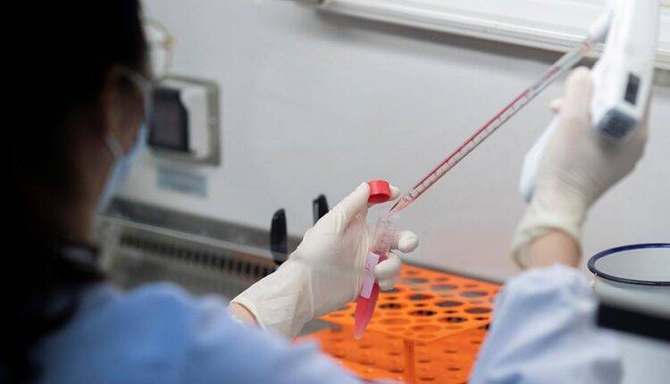 Цзэн Исинь - В Китае рассказали об испытании пяти вакцин от коронавируса - newtvnews.ru - Китай