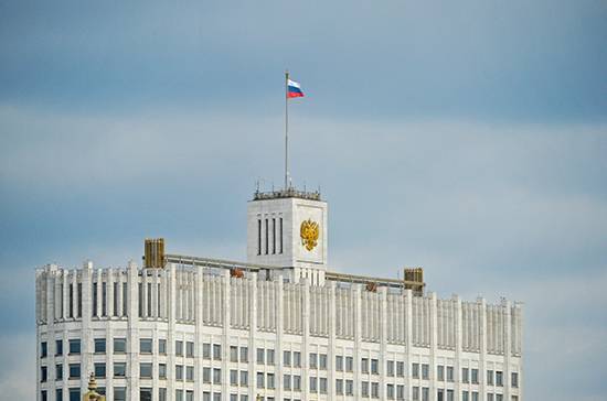 Кабмин одобрил снижение налоговых издержек помогающим НКО компаниям - pnp.ru - Россия