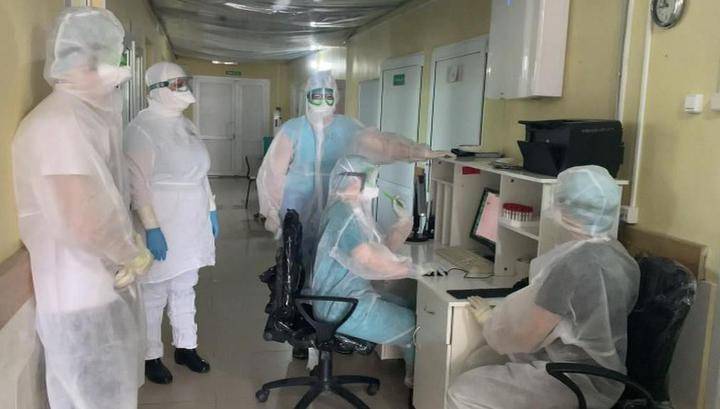 Борьба с коронавирусом: для выплат медикам выделили 22,4 миллиарда - vesti.ru - Россия