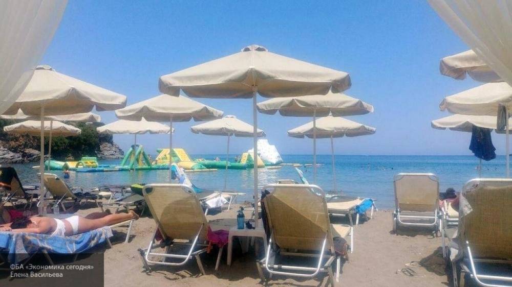 Власти Греции открыли более 500 пляжей из-за рекордной жары - inforeactor.ru - Греция