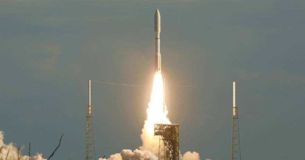 США запустили ракету Atlas 5 с секретным военным шаттлом - ren.tv - Сша