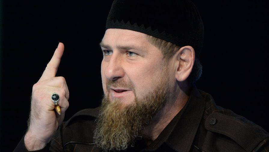 Рамзан Кадыров - Кадыров потребовал уволить медиков из-за жалоб на нехватку масок - gazeta.ru - республика Чечня