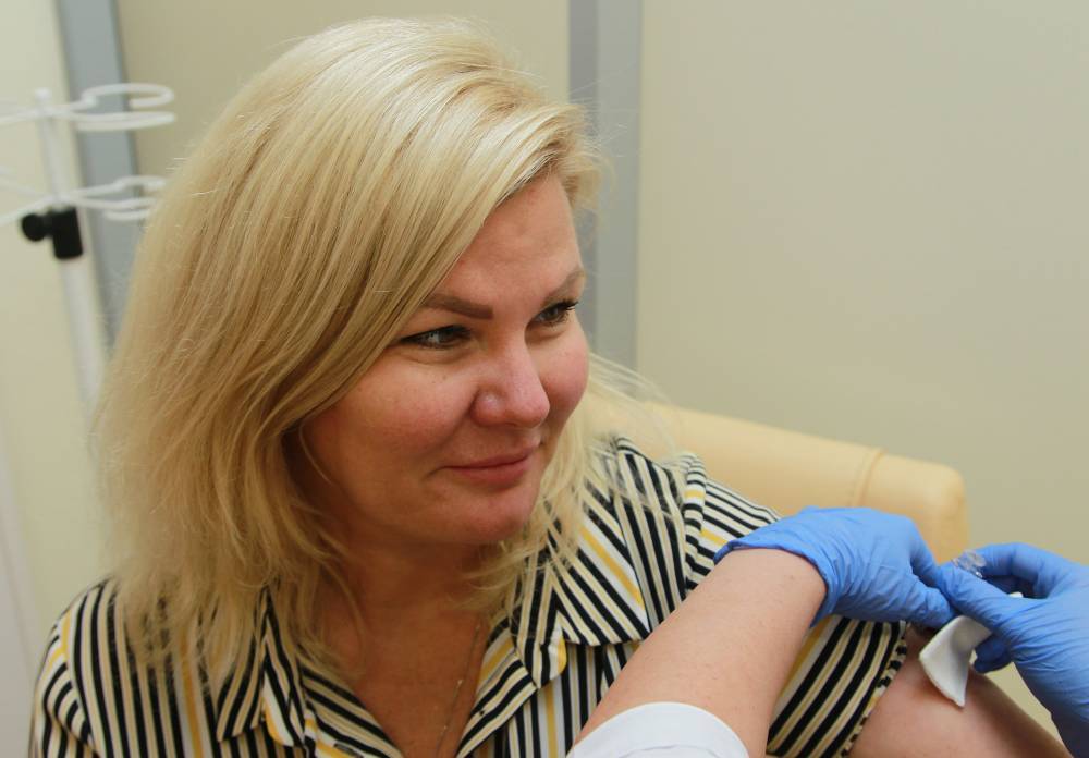 Виктор Зуев - Ученый рассказал, кто может рассчитывать на прививку от коронавируса в первую очередь - vm.ru