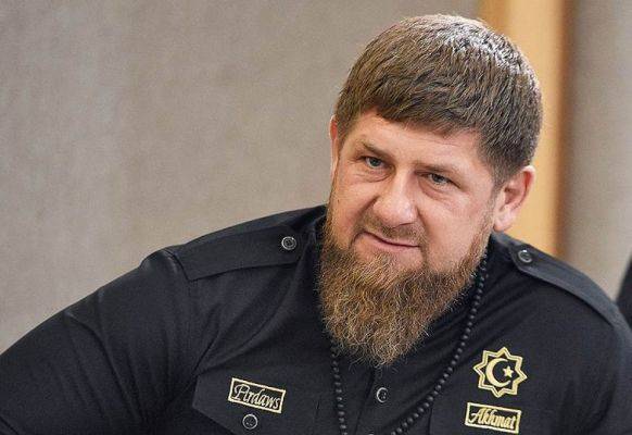 Кадыров потребовал уволить врачей, жаловавшихся на нехватку средств защиты - eadaily.com - Россия - республика Чечня