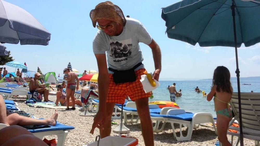 Виктор Ляшко - Власти Украины решили открыть пляжный сезон, несмотря на эпидемию COVID-19 - riafan.ru - Украина - Киев