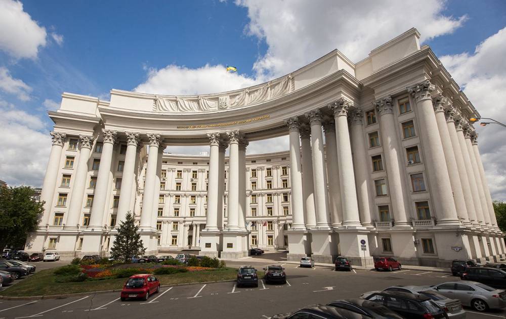 Посольство Украины в Венгрии частично возобновило консульский прием граждан - rbc.ua - Украина - Будапешт - Венгрия - Посольство