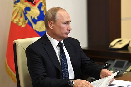 Владимир Путин - Путин раскритиковал правительство из-за непонятных критериев для выплат врачам - lenta.ru - Россия
