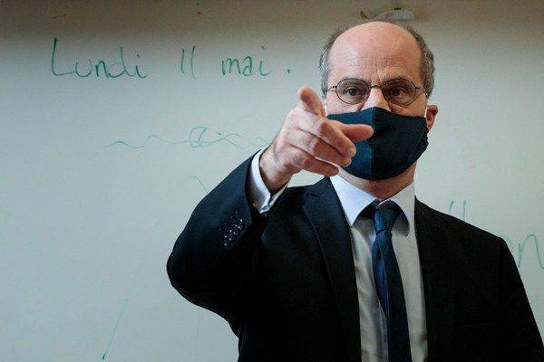 Жан-Мишель Бланкер - Во Франции повторно закрыли 70 школ из-за подозрений на коронавирус - eadaily.com - Франция