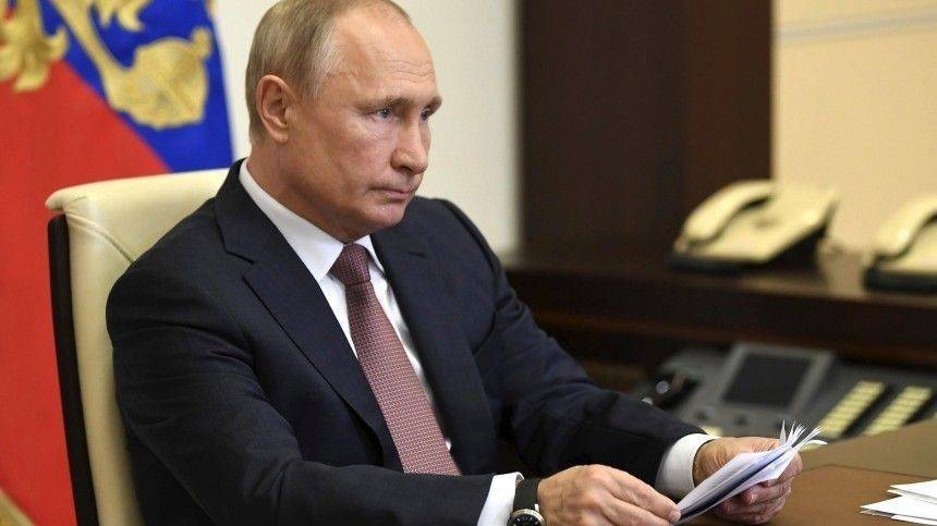 Владимир Путин - Путин раскритиковал правительство за проблемы с выплатами врачам - 5-tv.ru - Россия