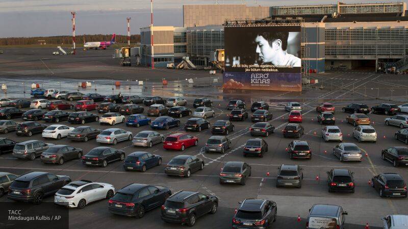 Летные полосы Вильнюсского аэропорта стали кинотеатром под открытым небом - nation-news.ru - Вильнюс