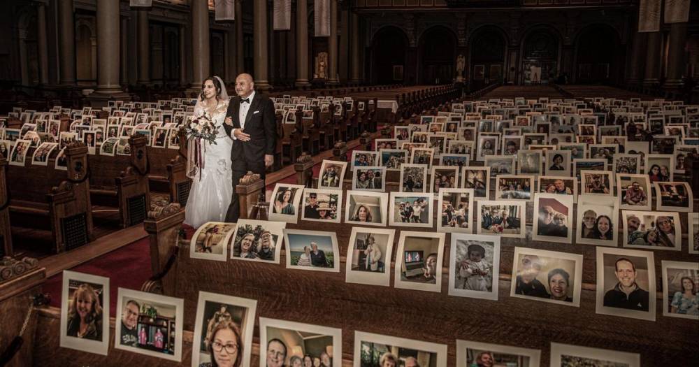 Свадьба на карантине: влюбленные поженились в окружении фото гостей - ren.tv - Сша - Сан-Франциско - штат Калифорния