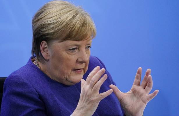 Ангела Меркель - В Германии развернулась подковёрная борьба за пост Меркель - newtvnews.ru - Германия