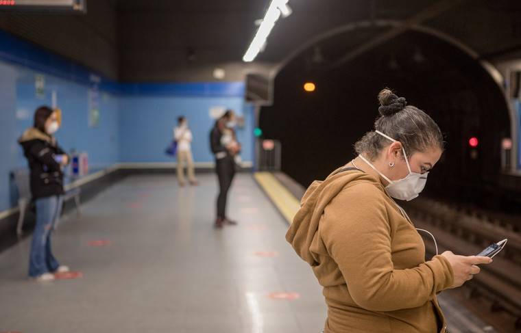 В Испании власти обязали носить маски в общественном транспорте - news.ru - Испания