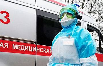 В Воропаевской районной больнице на весь медперсонал выдали только один защитный костюм. - charter97.org - район Поставский