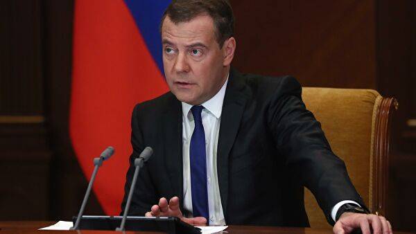 Дмитрий Медведев - Медведев ответил на критику в адрес волонтеров - newtvnews.ru - Россия