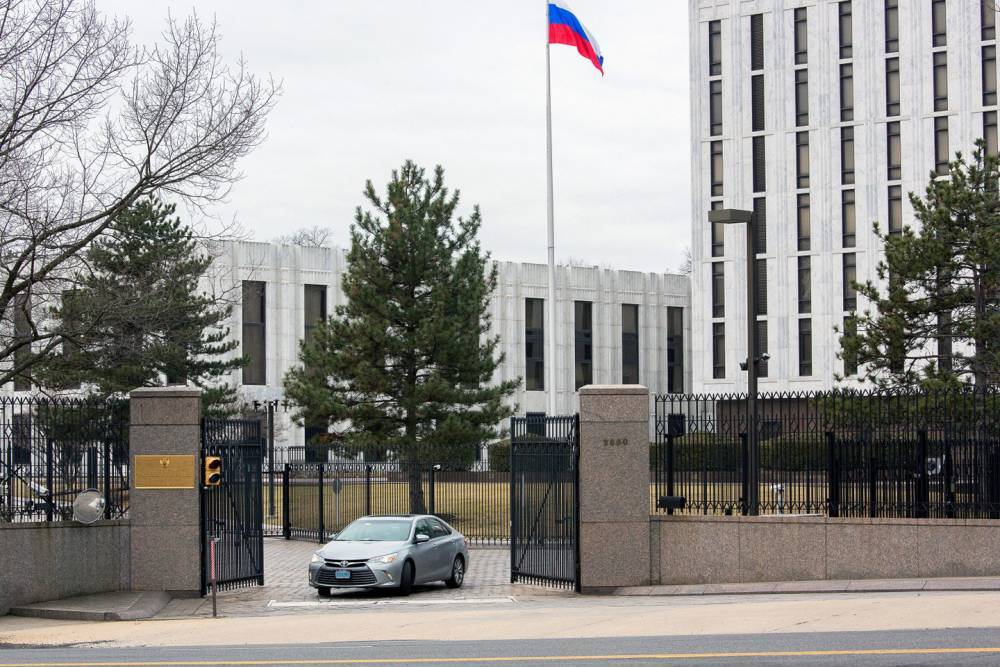 Посольство РФ в США потребовало от Bloomberg опровержения статьи о коронавирусе в России - vm.ru - Россия - Сша