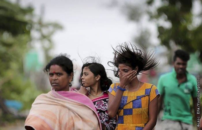 Мощный шторм обрушился на прибрежные районы Индии и Бангладеш - interfax.ru - Москва - Индия - Бангладеш - India - штат Западная Бенгалия