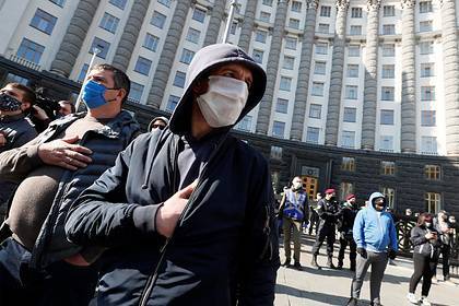 Евросоюз выделил Украине больше миллиарда евро из-за коронавируса - lenta.ru - Украина - Евросоюз