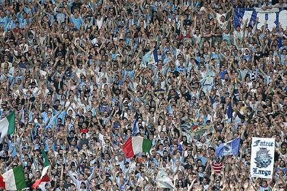 Итальянский футбольный клуб заменит болельщиков на трибунах их фотографиями - lenta.ru