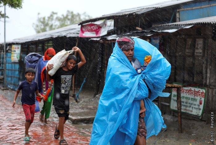 Циклон "Амфан" унес жизни 14 человек в Индии и Бангладеш - interfax.ru - Москва - Индия - Бангладеш - India - штат Западная Бенгалия