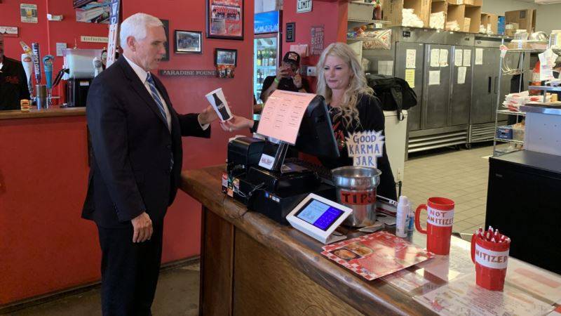 Майк Пенс - Рон Десантис - Вице-президент США посетил ресторан, который на днях вновь открыл свои двери - golos-ameriki.ru - Сша - штат Флорида