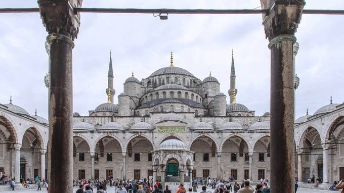 Мехмет Нури Эрсой - Турция назовет безопасные туристические объекты в начале июня - piter.tv - Турция