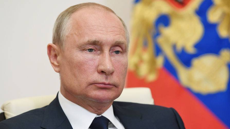 Владимир Путин - Путин заявил о необходимости дополнительного периода для сдачи ЕГЭ - gazeta.ru - Россия