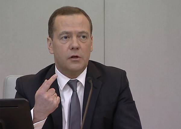 Дмитрий Медведев - Медведев: Самоизоляция - это плохо - nakanune.ru