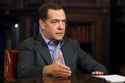 Дмитрий Медведев - Медведев назвал самоизоляцию отрицательной для всех - lenta.ru - Россия