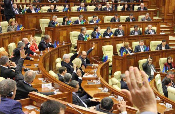 Игорь Додон - Парламент Молдавии решил, что выборы президента пройдут 1 ноября - eadaily.com - Молдавия