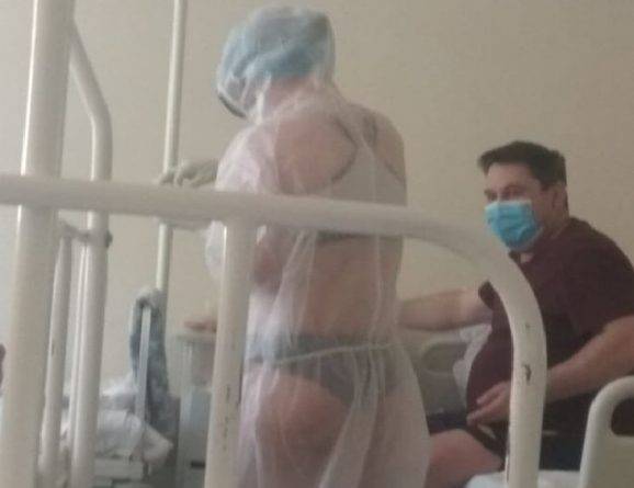 Медсестру отстранили от работы за ношение прозрачного халата - usa.one - Россия - New York - Тула