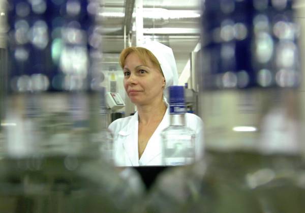 Госдума разрешила использовать конфискованный спирт для выпуска антисептика - govoritmoskva.ru