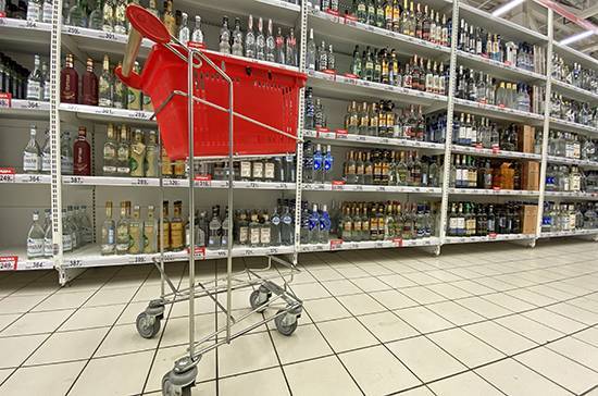 Торговлю алкоголем могут разрешить онлайн, на АЗС, в нацпарках и заповедниках - pnp.ru - Минздрав