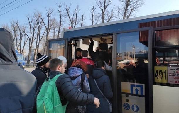 КГГА ограничит допустимое количество пассажиров в наземном транспорте - korrespondent.net - Украина - Киев